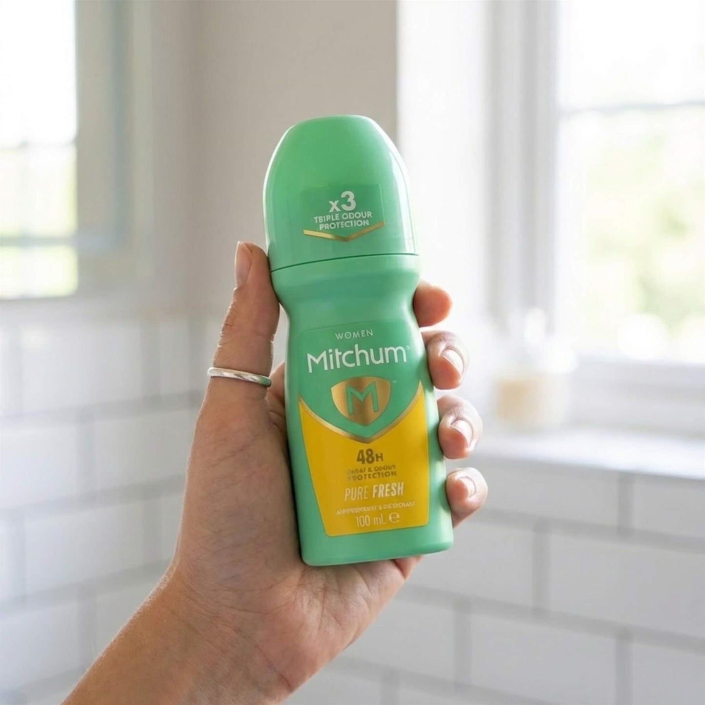 Mitchum Anti Perspirant Roll On for Her - Pure Fresh - 100ml