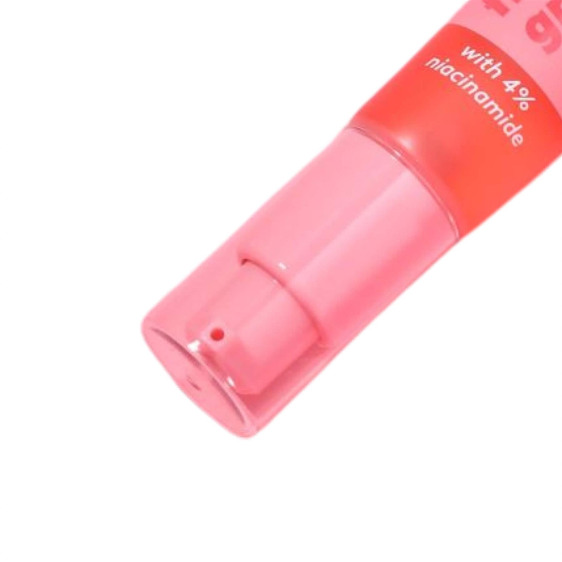 Sunkissed Flawless Grip Primer close up showing 4% niacinamide claim